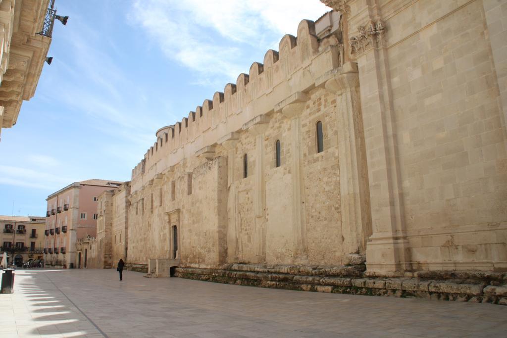 La Casa Di Ilde Al Duomo - Ortigia Holidays Сиракуза Екстериор снимка