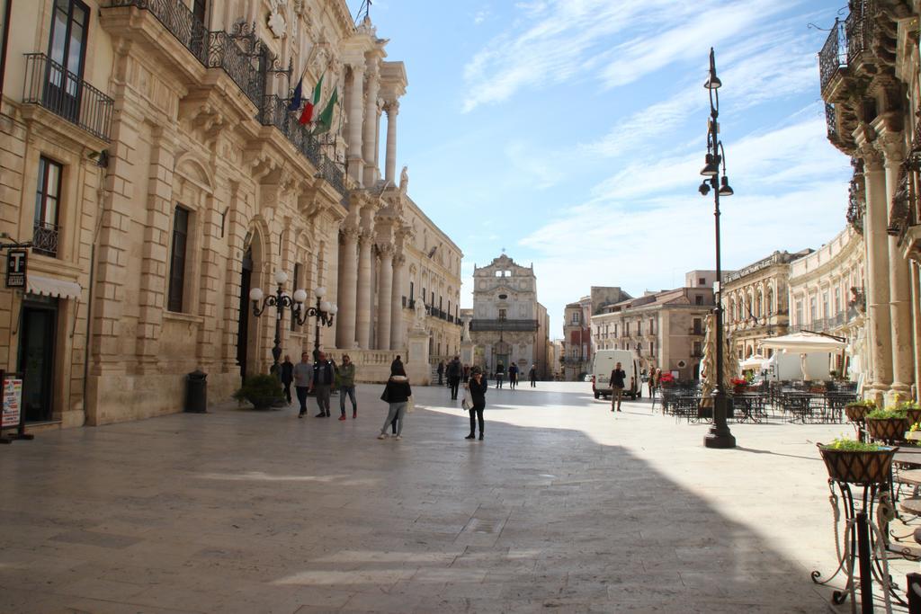 La Casa Di Ilde Al Duomo - Ortigia Holidays Сиракуза Екстериор снимка