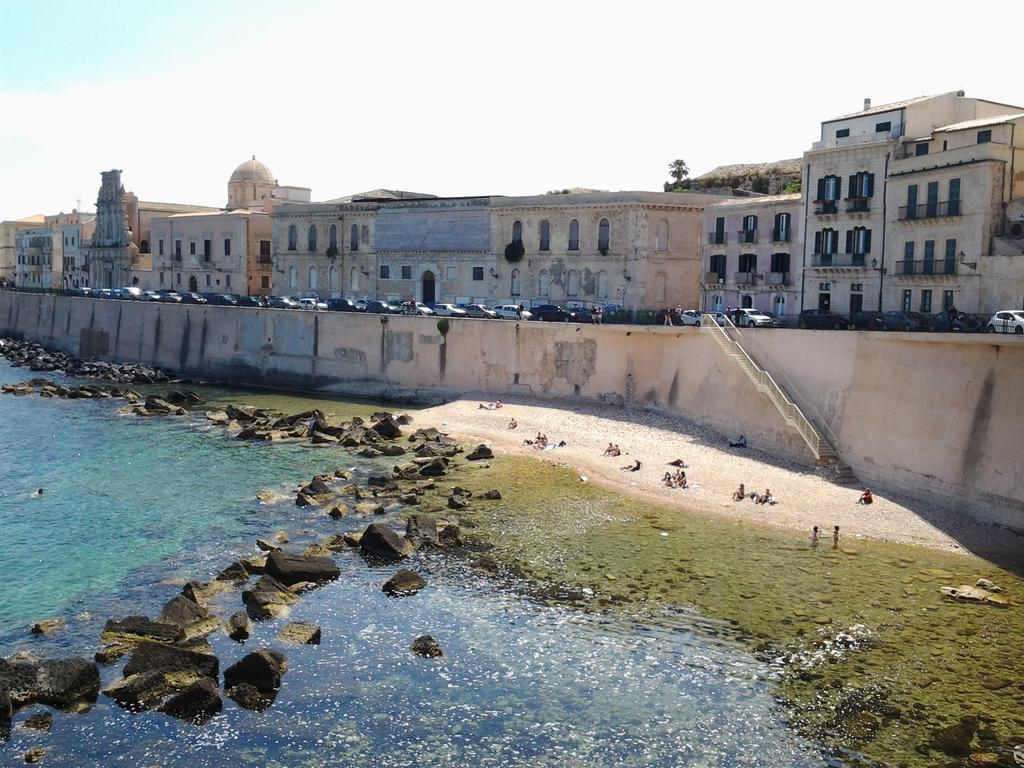 La Casa Di Ilde Al Duomo - Ortigia Holidays Сиракуза Екстериор снимка