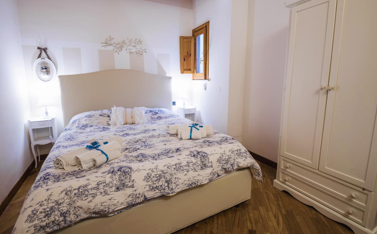 La Casa Di Ilde Al Duomo - Ortigia Holidays Сиракуза Екстериор снимка