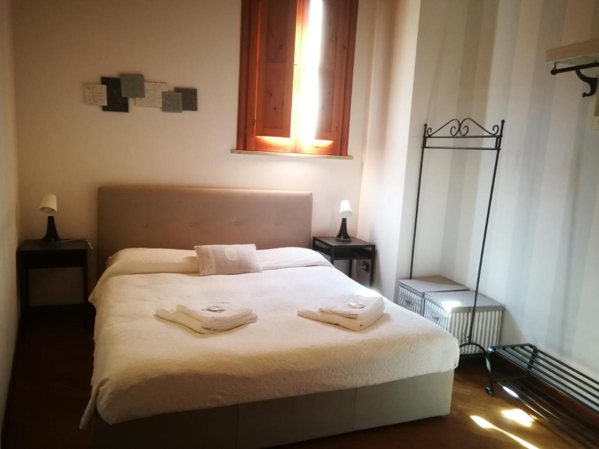 La Casa Di Ilde Al Duomo - Ortigia Holidays Сиракуза Екстериор снимка