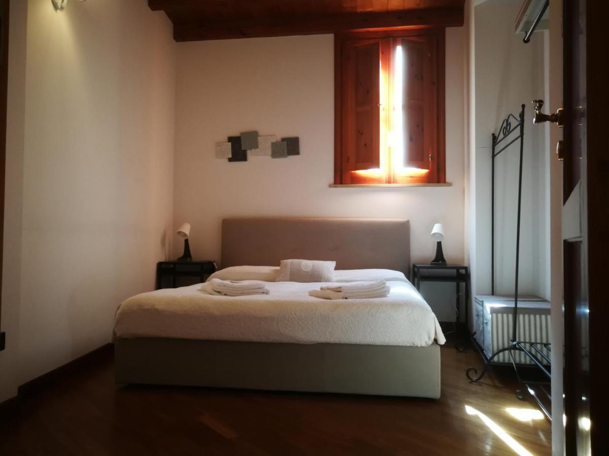 La Casa Di Ilde Al Duomo - Ortigia Holidays Сиракуза Екстериор снимка